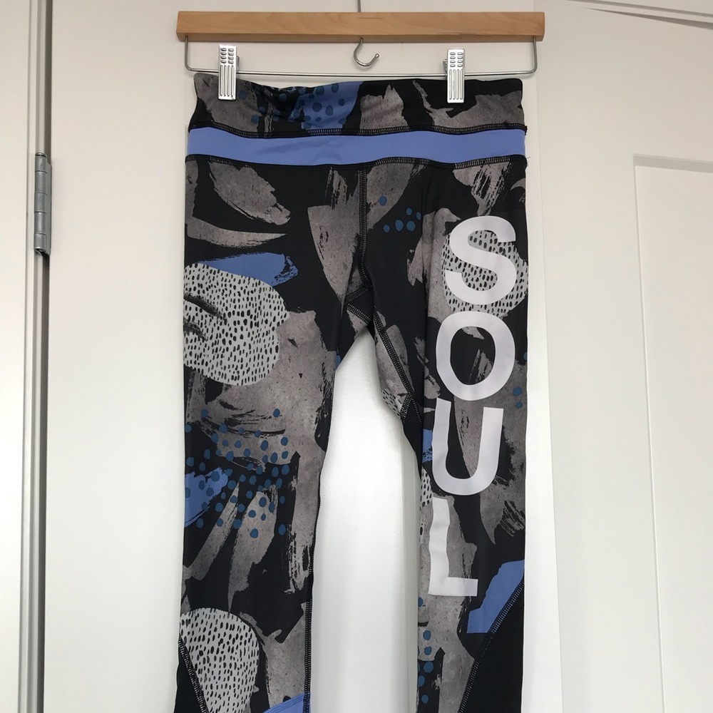 MOVING SALE! MAKE AN OFFER: SoulCycle lule size 4